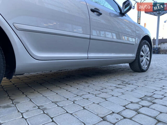 Серый Шкода Октавия, объемом двигателя 1.6 л и пробегом 225 тыс. км за 7999 $, фото 95 на Automoto.ua