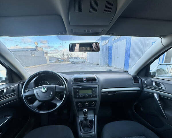 Серый Шкода Октавия, объемом двигателя 1.6 л и пробегом 329 тыс. км за 7800 $, фото 8 на Automoto.ua