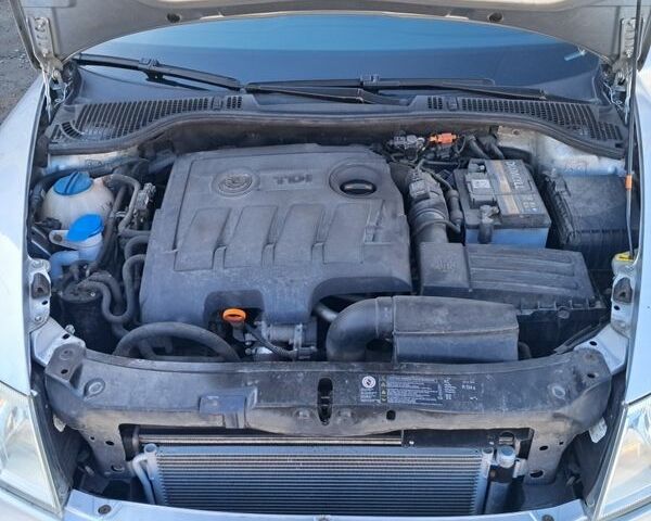 Серый Шкода Октавия, объемом двигателя 1.6 л и пробегом 252 тыс. км за 7500 $, фото 5 на Automoto.ua