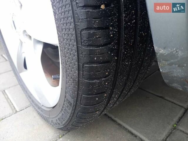 Сірий Шкода Октавія, об'ємом двигуна 1.6 л та пробігом 242 тис. км за 9750 $, фото 9 на Automoto.ua