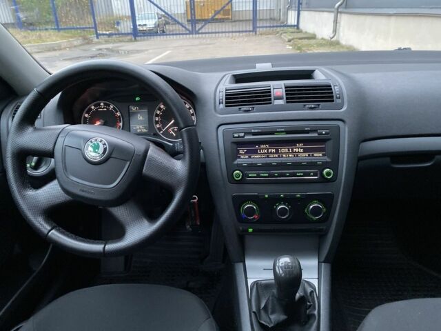 Шкода Октавия 2012 в Киеве на Automoto.ua Серый Шкода Октавия, объемом двигателя 1.6 л и пробегом 184 тыс. км за 6999 $, фото 19 на Automoto.ua