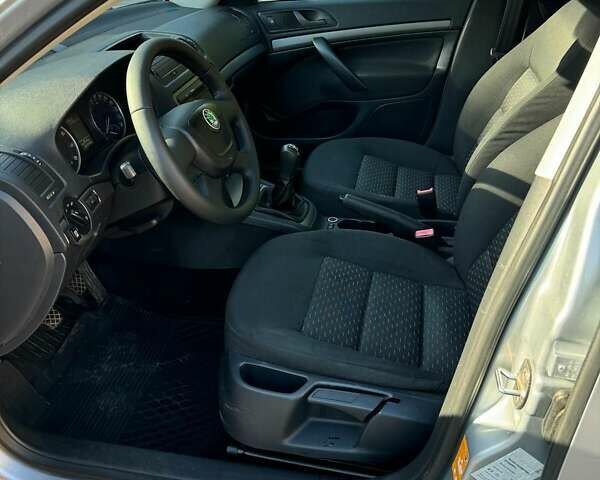 Сірий Шкода Октавія, об'ємом двигуна 1.6 л та пробігом 241 тис. км за 8242 $, фото 12 на Automoto.ua