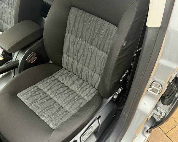 Серый Шкода Октавия, объемом двигателя 1.6 л и пробегом 205 тыс. км за 9600 $, фото 8 на Automoto.ua