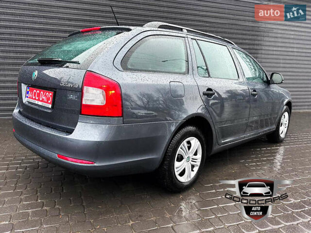 Серый Шкода Октавия, объемом двигателя 1.2 л и пробегом 220 тыс. км за 8000 $, фото 3 на Automoto.ua