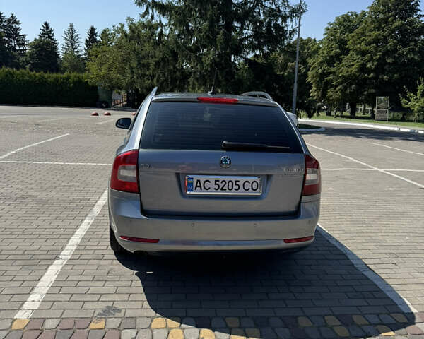 Серый Шкода Октавия, объемом двигателя 1.6 л и пробегом 245 тыс. км за 8300 $, фото 3 на Automoto.ua