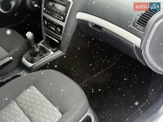 Серый Шкода Октавия, объемом двигателя 1.6 л и пробегом 220 тыс. км за 8599 $, фото 30 на Automoto.ua