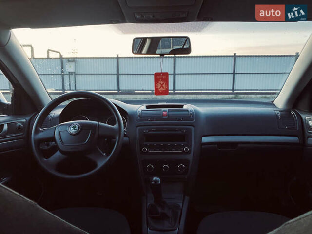 Сірий Шкода Октавія, об'ємом двигуна 1.6 л та пробігом 180 тис. км за 7300 $, фото 34 на Automoto.ua