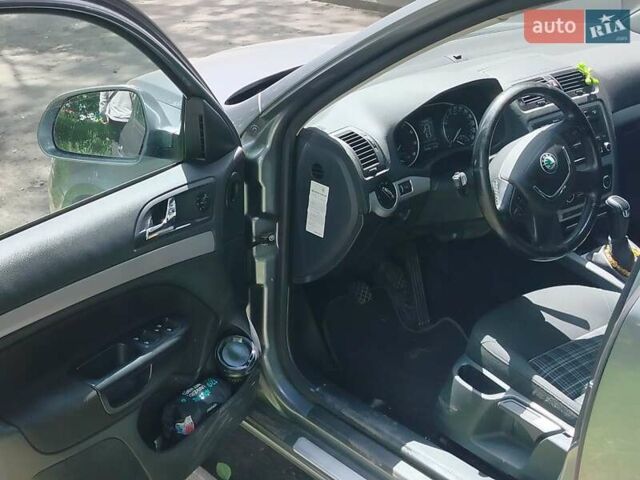 Серый Шкода Октавия, объемом двигателя 1.4 л и пробегом 211 тыс. км за 7100 $, фото 2 на Automoto.ua