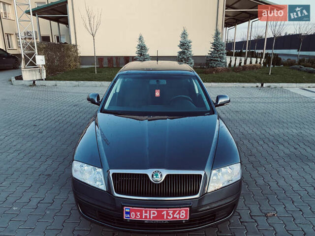 Сірий Шкода Октавія, об'ємом двигуна 1.6 л та пробігом 180 тис. км за 7300 $, фото 1 на Automoto.ua