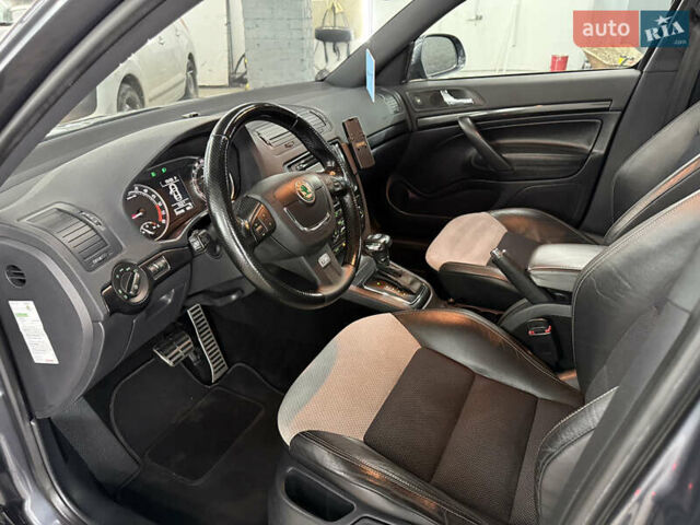 Сірий Шкода Октавія, об'ємом двигуна 2 л та пробігом 270 тис. км за 12000 $, фото 93 на Automoto.ua