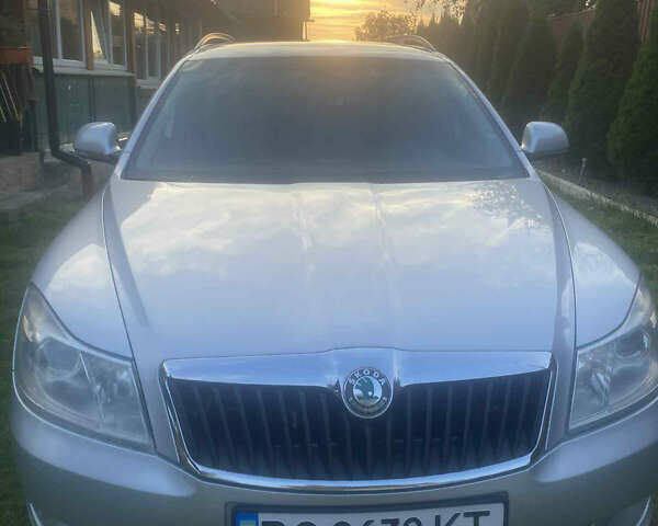 Шкода Октавия 2012 в Яворове на Automoto.ua Серый Шкода Октавия, объемом двигателя 1.6 л и пробегом 254 тыс. км за 8400 $, фото 3 на Automoto.ua