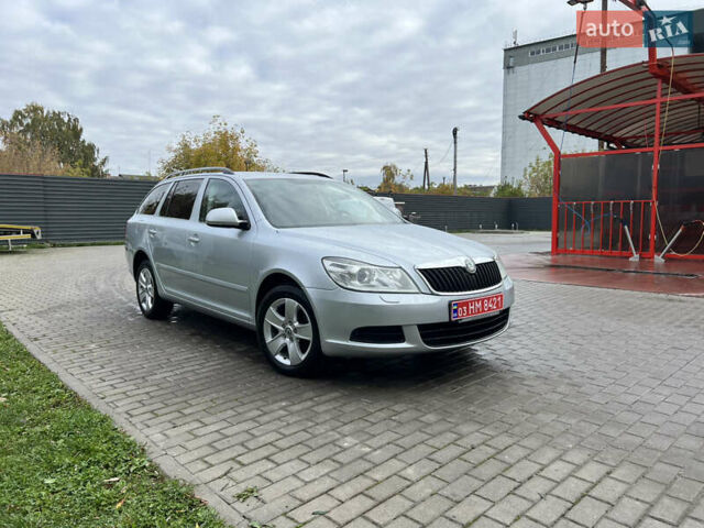 Серый Шкода Октавия, объемом двигателя 1.6 л и пробегом 204 тыс. км за 8500 $, фото 1 на Automoto.ua