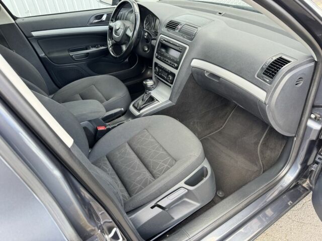 Серый Шкода Октавия, объемом двигателя 1.8 л и пробегом 173 тыс. км за 9350 $, фото 7 на Automoto.ua