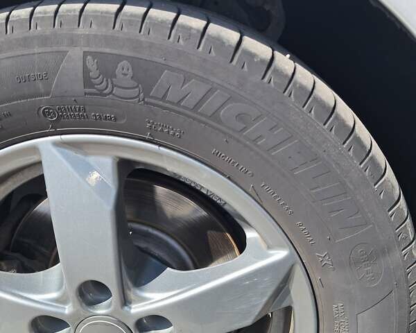 Шкода Октавия 2012 в Запорожье на Automoto.ua Серый Шкода Октавия, объемом двигателя 1.6 л и пробегом 267 тыс. км за 8200 $, фото 10 на Automoto.ua