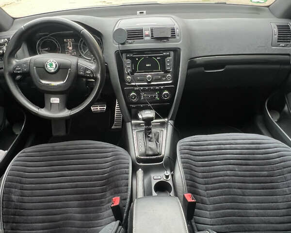 Сірий Шкода Октавія, об'ємом двигуна 1.97 л та пробігом 230 тис. км за 11000 $, фото 8 на Automoto.ua