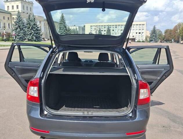 Серый Шкода Октавия, объемом двигателя 1.6 л и пробегом 260 тыс. км за 8100 $, фото 7 на Automoto.ua