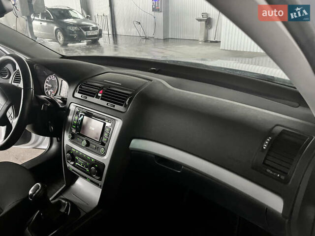 Сірий Шкода Октавія, об'ємом двигуна 1.6 л та пробігом 214 тис. км за 8999 $, фото 55 на Automoto.ua