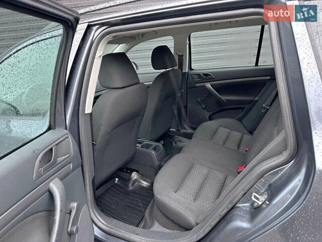 Серый Шкода Октавия, объемом двигателя 1.2 л и пробегом 220 тыс. км за 8000 $, фото 6 на Automoto.ua