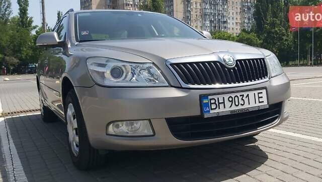 Серый Шкода Октавия, объемом двигателя 1.6 л и пробегом 270 тыс. км за 9100 $, фото 9 на Automoto.ua