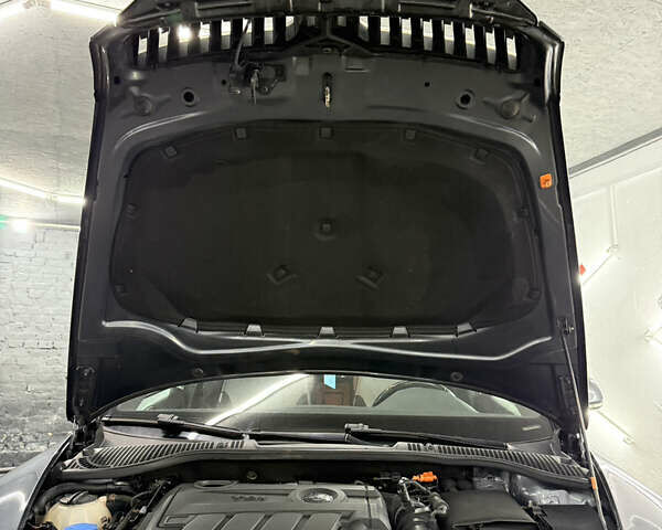 Сірий Шкода Октавія, об'ємом двигуна 2 л та пробігом 270 тис. км за 12000 $, фото 108 на Automoto.ua