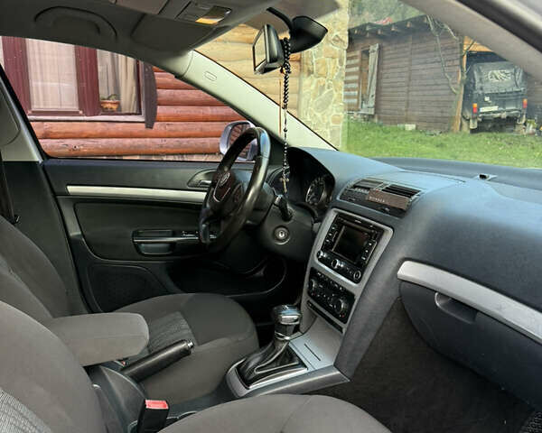 Сірий Шкода Октавія, об'ємом двигуна 1.97 л та пробігом 381 тис. км за 8000 $, фото 11 на Automoto.ua