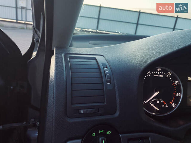 Сірий Шкода Октавія, об'ємом двигуна 1.6 л та пробігом 180 тис. км за 7300 $, фото 49 на Automoto.ua