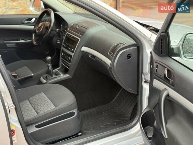 Серый Шкода Октавия, объемом двигателя 1.6 л и пробегом 219 тыс. км за 8450 $, фото 10 на Automoto.ua