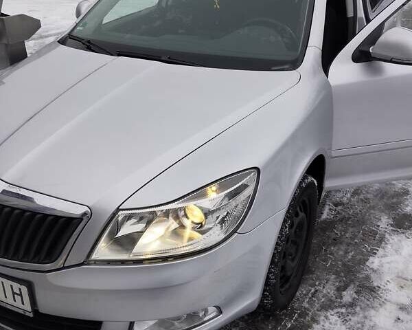 Серый Шкода Октавия, объемом двигателя 1.6 л и пробегом 266 тыс. км за 7999 $, фото 3 на Automoto.ua