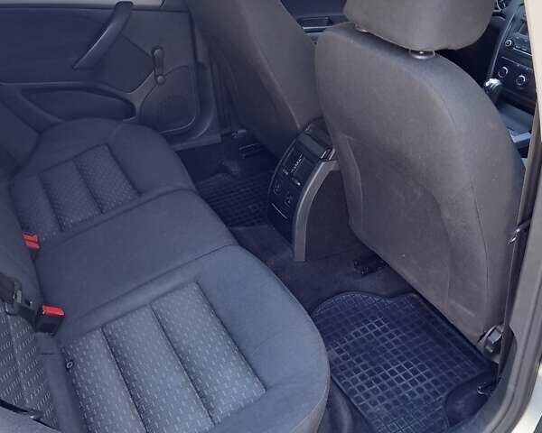 Шкода Октавия 2012 в Запорожье на Automoto.ua Серый Шкода Октавия, объемом двигателя 1.6 л и пробегом 267 тыс. км за 8200 $, фото 6 на Automoto.ua