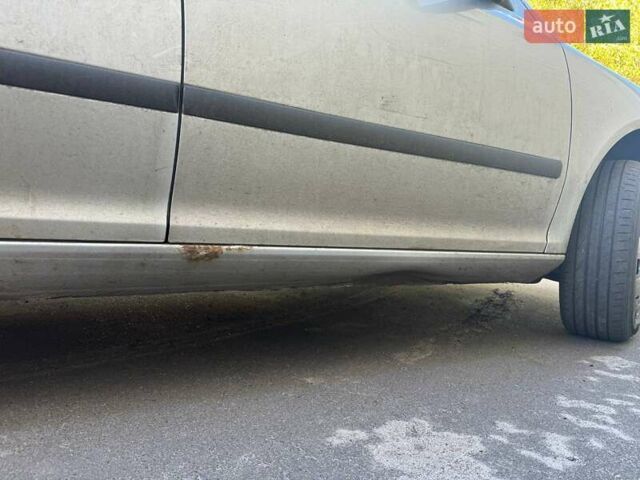 Серый Шкода Октавия, объемом двигателя 1.6 л и пробегом 230 тыс. км за 5700 $, фото 5 на Automoto.ua