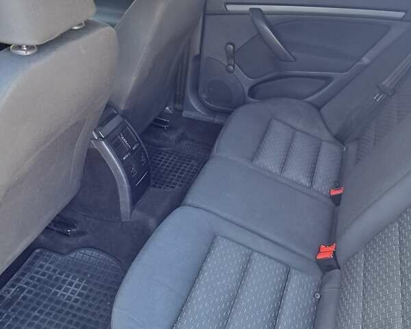 Шкода Октавия 2012 в Запорожье на Automoto.ua Серый Шкода Октавия, объемом двигателя 1.6 л и пробегом 267 тыс. км за 8200 $, фото 5 на Automoto.ua