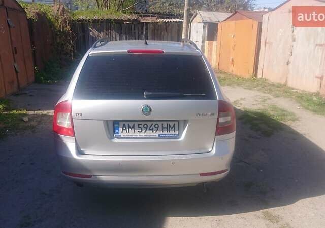 Сірий Шкода Октавія, об'ємом двигуна 2 л та пробігом 216 тис. км за 8800 $, фото 4 на Automoto.ua