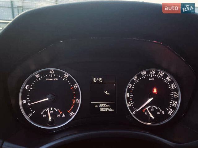 Сірий Шкода Октавія, об'ємом двигуна 1.6 л та пробігом 180 тис. км за 7300 $, фото 40 на Automoto.ua