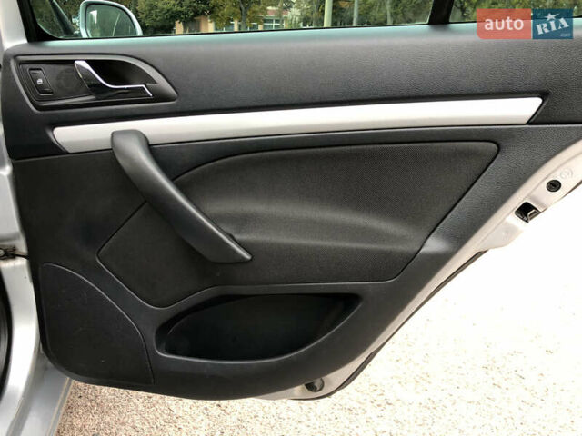 Сірий Шкода Октавія, об'ємом двигуна 2.01 л та пробігом 260 тис. км за 10300 $, фото 16 на Automoto.ua
