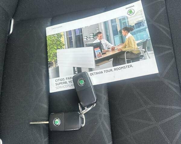 Серый Шкода Октавия, объемом двигателя 1.99 л и пробегом 257 тыс. км за 10600 $, фото 16 на Automoto.ua