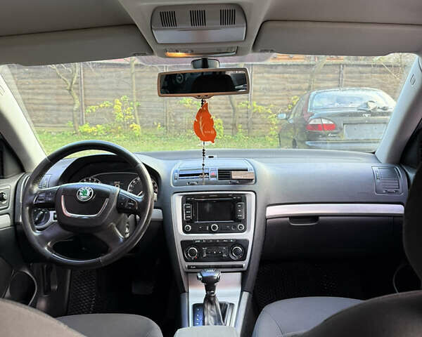 Сірий Шкода Октавія, об'ємом двигуна 1.97 л та пробігом 381 тис. км за 8000 $, фото 10 на Automoto.ua