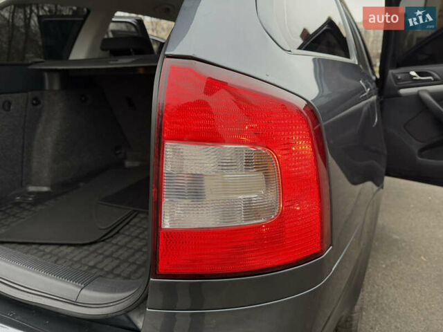Сірий Шкода Октавія, об'ємом двигуна 1.6 л та пробігом 287 тис. км за 10000 $, фото 27 на Automoto.ua