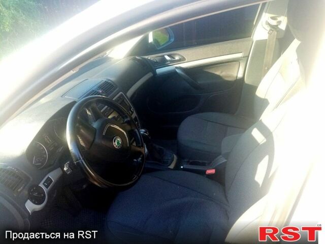 Серый Шкода Октавия, объемом двигателя 1.6 л и пробегом 39 тыс. км за 8000 $, фото 3 на Automoto.ua