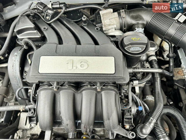 Серый Шкода Октавия, объемом двигателя 1.6 л и пробегом 215 тыс. км за 7999 $, фото 66 на Automoto.ua