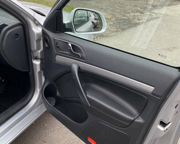 Серый Шкода Октавия, объемом двигателя 1.6 л и пробегом 230 тыс. км за 8500 $, фото 11 на Automoto.ua