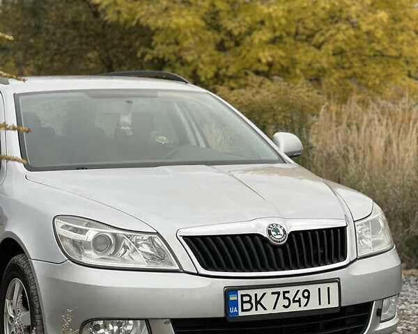 Серый Шкода Октавия, объемом двигателя 1.6 л и пробегом 284 тыс. км за 8900 $, фото 3 на Automoto.ua