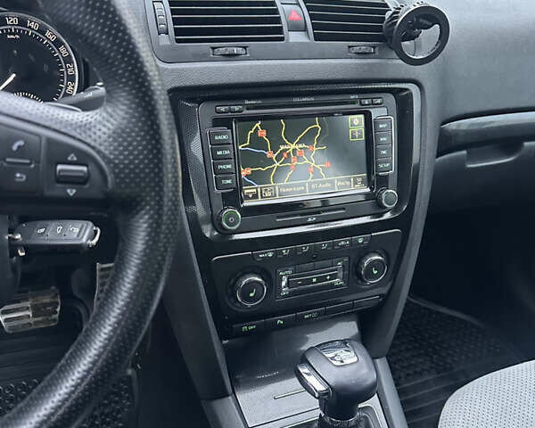 Серый Шкода Октавия, объемом двигателя 1.97 л и пробегом 282 тыс. км за 11700 $, фото 71 на Automoto.ua