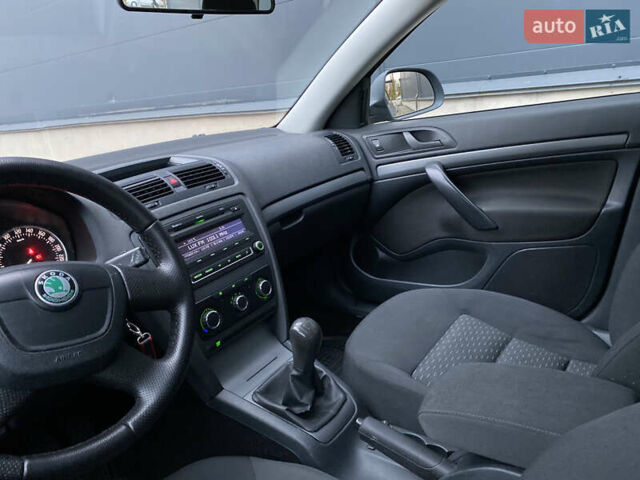 Серый Шкода Октавия, объемом двигателя 1.6 л и пробегом 184 тыс. км за 6999 $, фото 36 на Automoto.ua