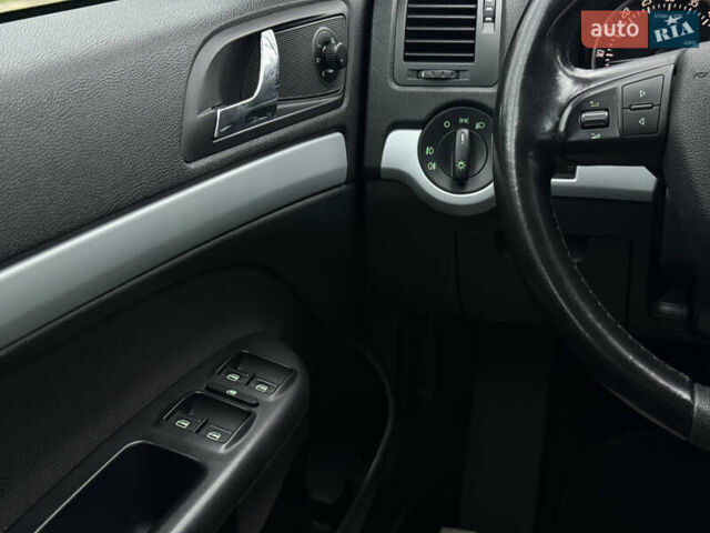 Серый Шкода Октавия, объемом двигателя 1.6 л и пробегом 280 тыс. км за 8200 $, фото 25 на Automoto.ua