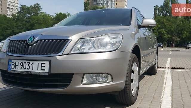 Серый Шкода Октавия, объемом двигателя 1.6 л и пробегом 270 тыс. км за 9100 $, фото 12 на Automoto.ua