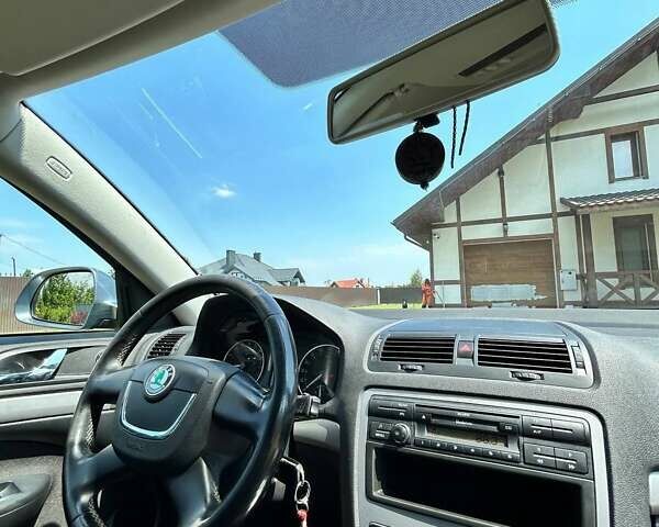 Серый Шкода Октавия, объемом двигателя 1.6 л и пробегом 262 тыс. км за 8200 $, фото 13 на Automoto.ua