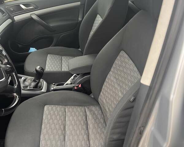 Серый Шкода Октавия, объемом двигателя 1.6 л и пробегом 252 тыс. км за 8950 $, фото 14 на Automoto.ua