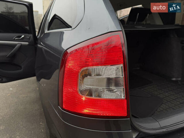 Сірий Шкода Октавія, об'ємом двигуна 1.6 л та пробігом 287 тис. км за 10000 $, фото 28 на Automoto.ua