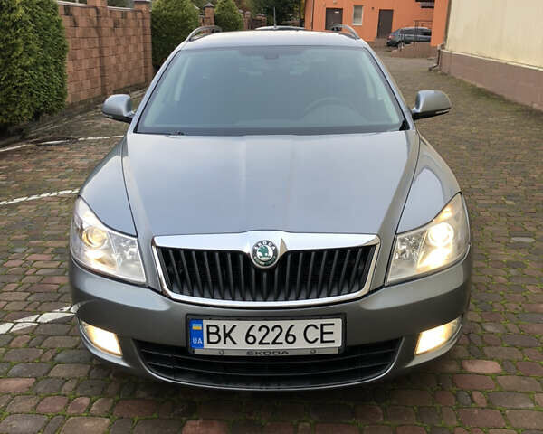 Серый Шкода Октавия, объемом двигателя 1.97 л и пробегом 243 тыс. км за 9700 $, фото 1 на Automoto.ua