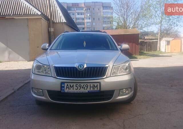 Сірий Шкода Октавія, об'ємом двигуна 2 л та пробігом 216 тис. км за 8800 $, фото 1 на Automoto.ua
